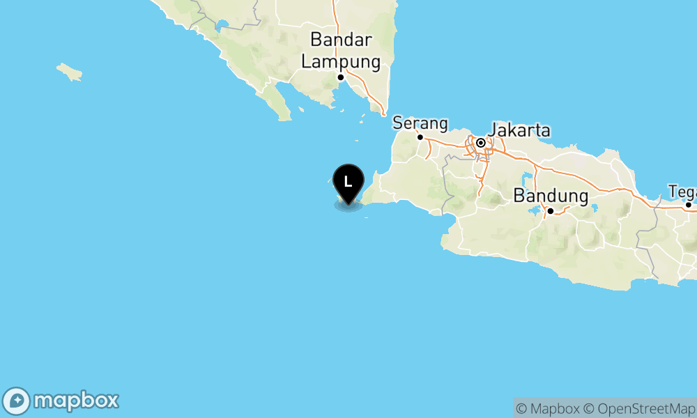 Peta Gempa Pusat gempa berada di laut 37 km BaratDaya Sumur