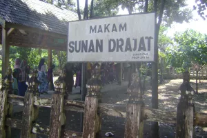 Sunan Drajat Tomb
