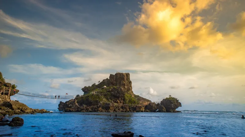 Pantai Nglambor