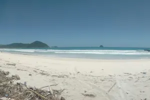 Pantai Selong Belanak