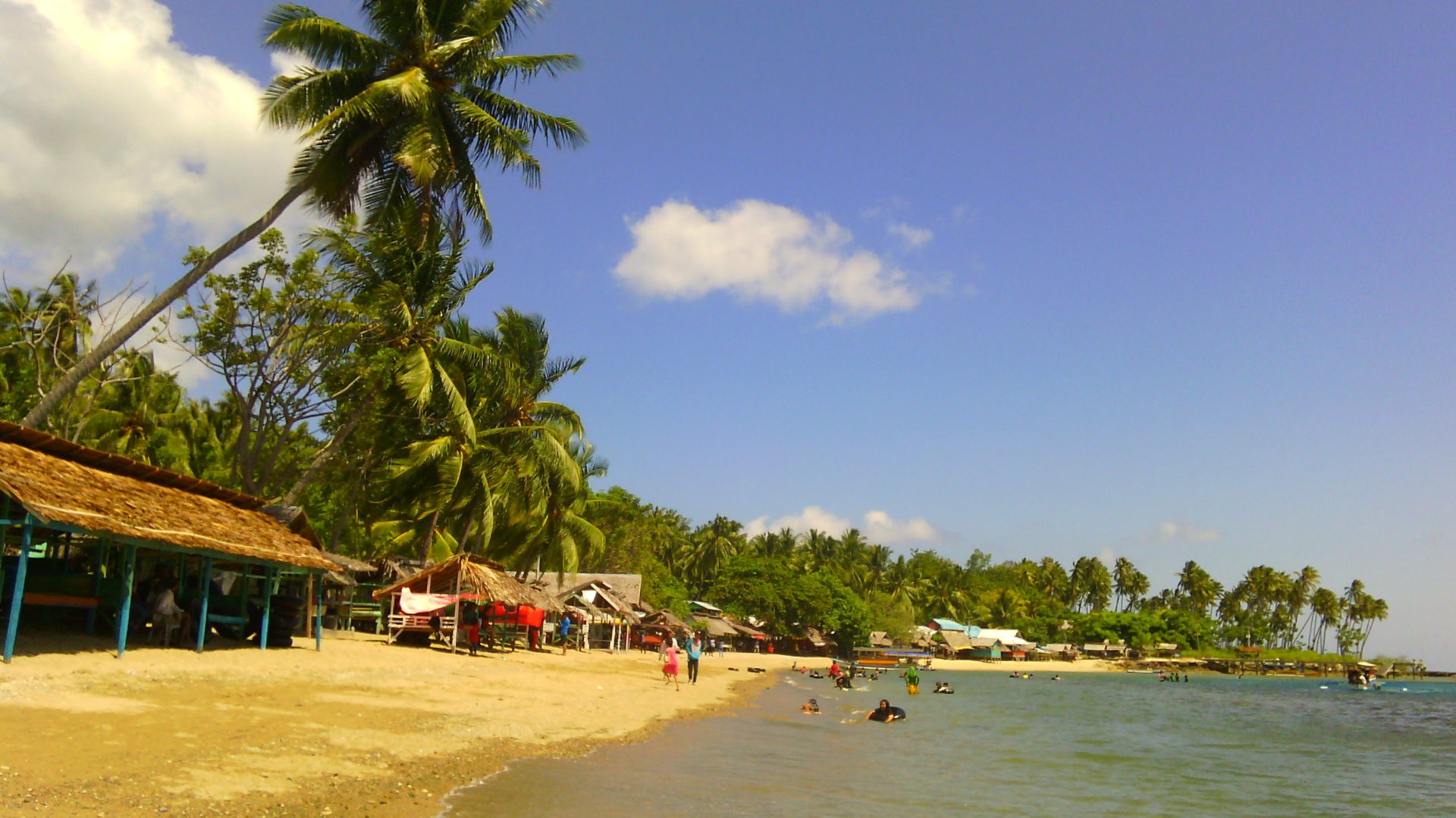 Pantai Botutonuo
