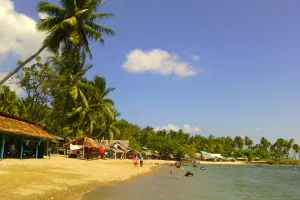Pantai Botutonuo