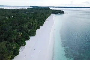 Pantai Ngurbloat