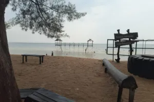 Pantai Ujung Pandaran