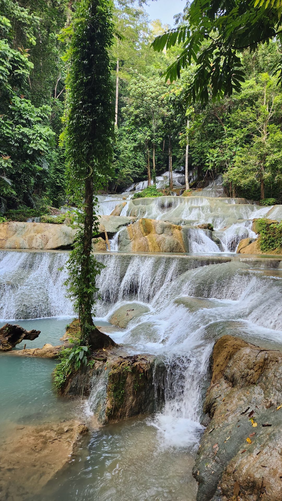 Air Terjun Moramo