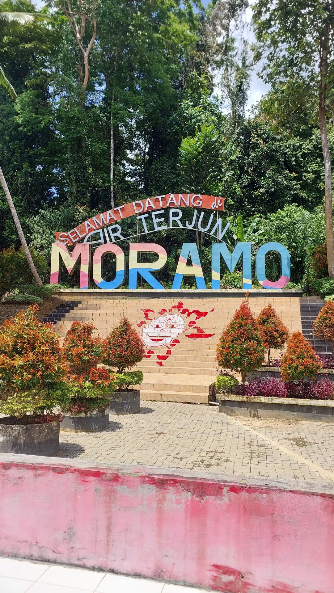 Air Terjun Moramo