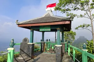 Suroloyo Peak