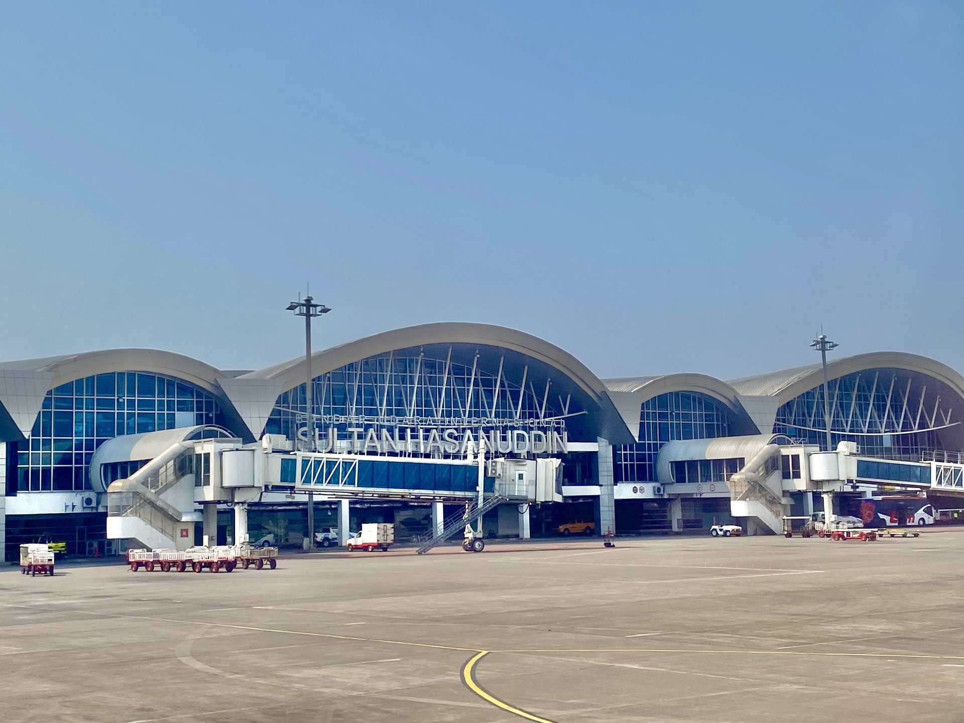 Bandara Sultan Hasanuddin — Galeri