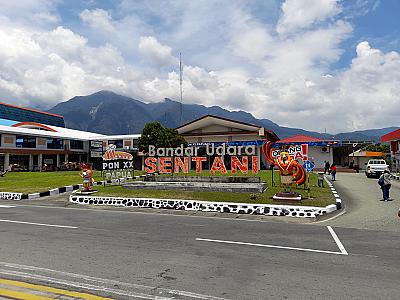 Bandara Dortheys Hiyo Eluay