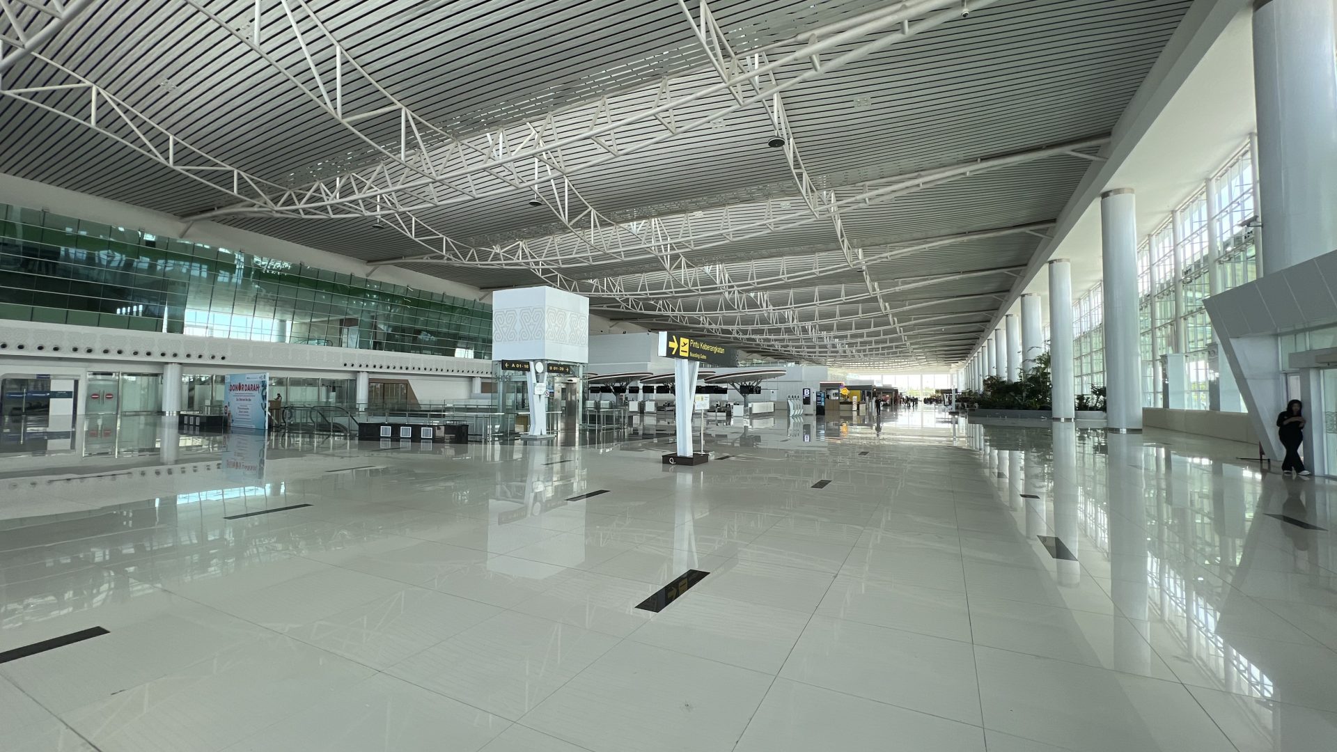 Bandara Sultan Aji Muhammad Sulaiman Sepinggan — Galeri