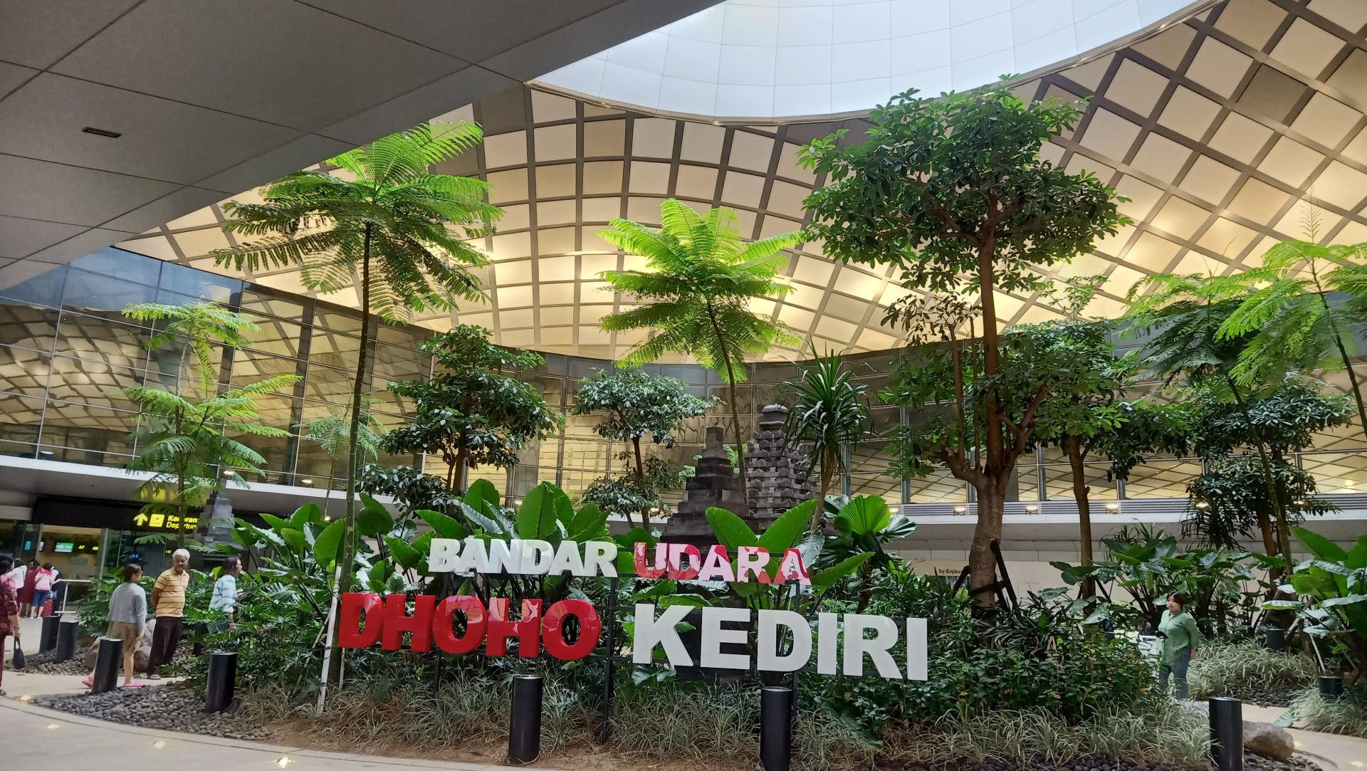 Bandara Dhoho — Galeri