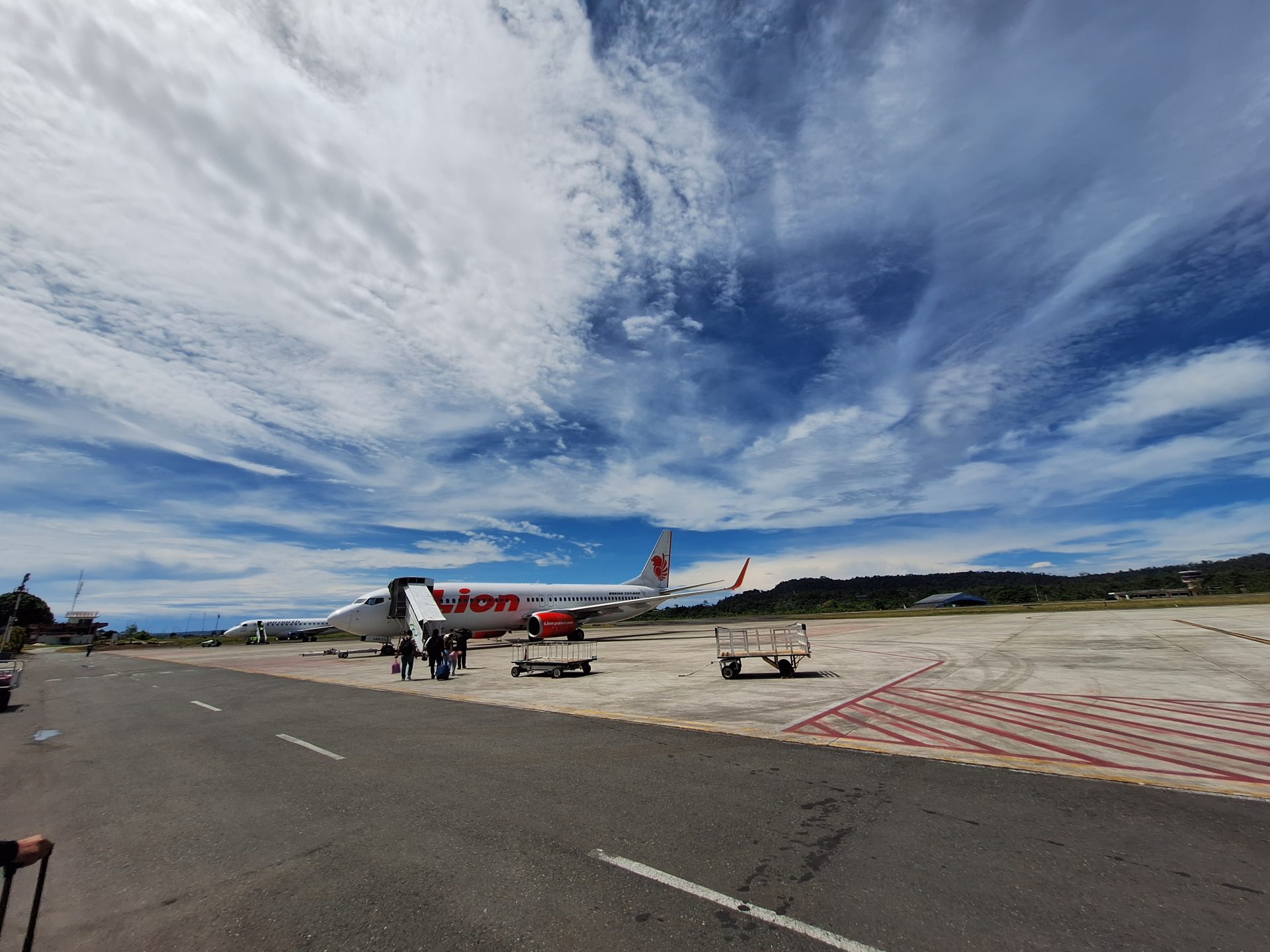Bandara Frans Kaisiepo — Galeri