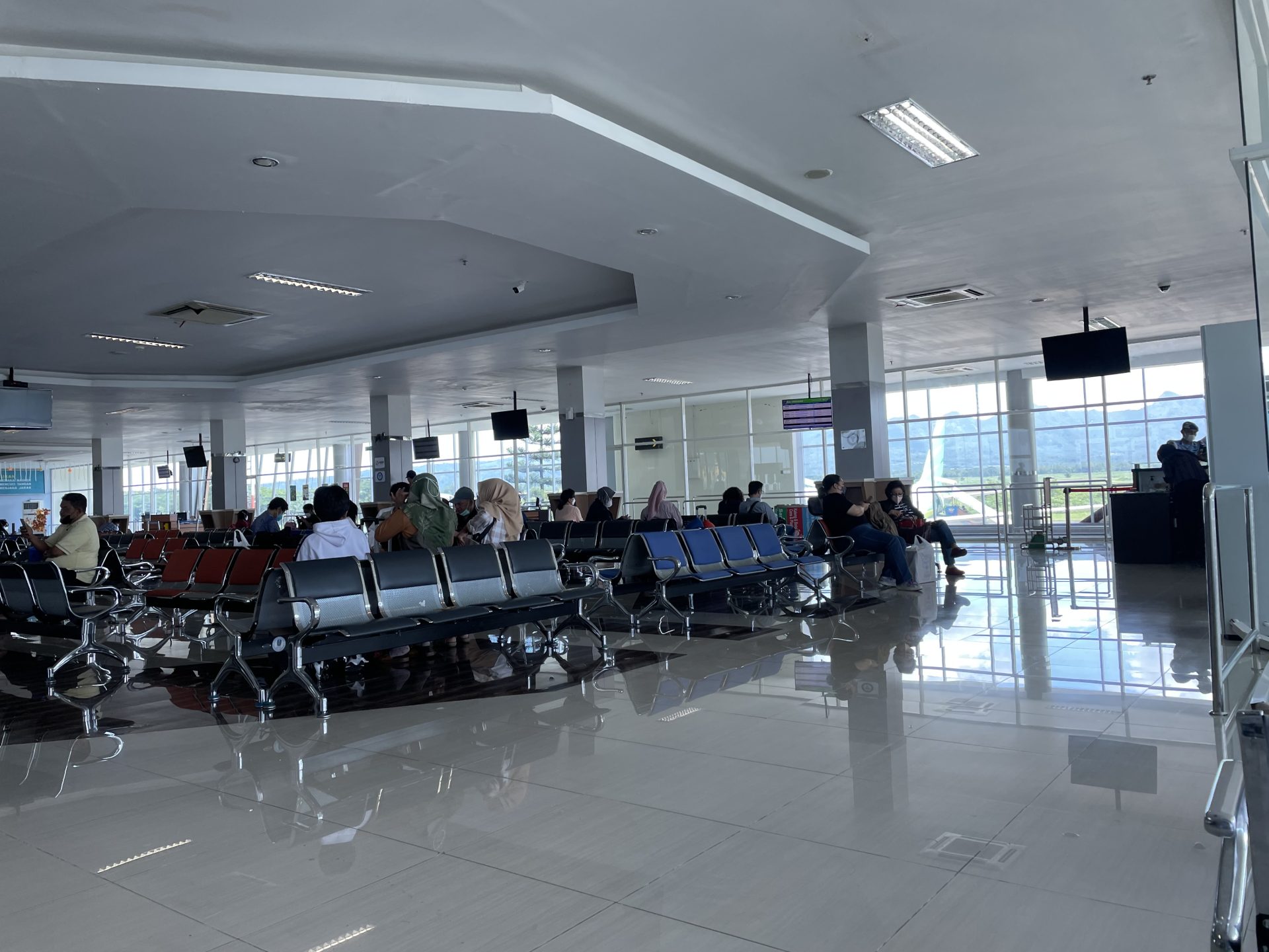 Bandara Abdul Rachman Saleh — Galeri