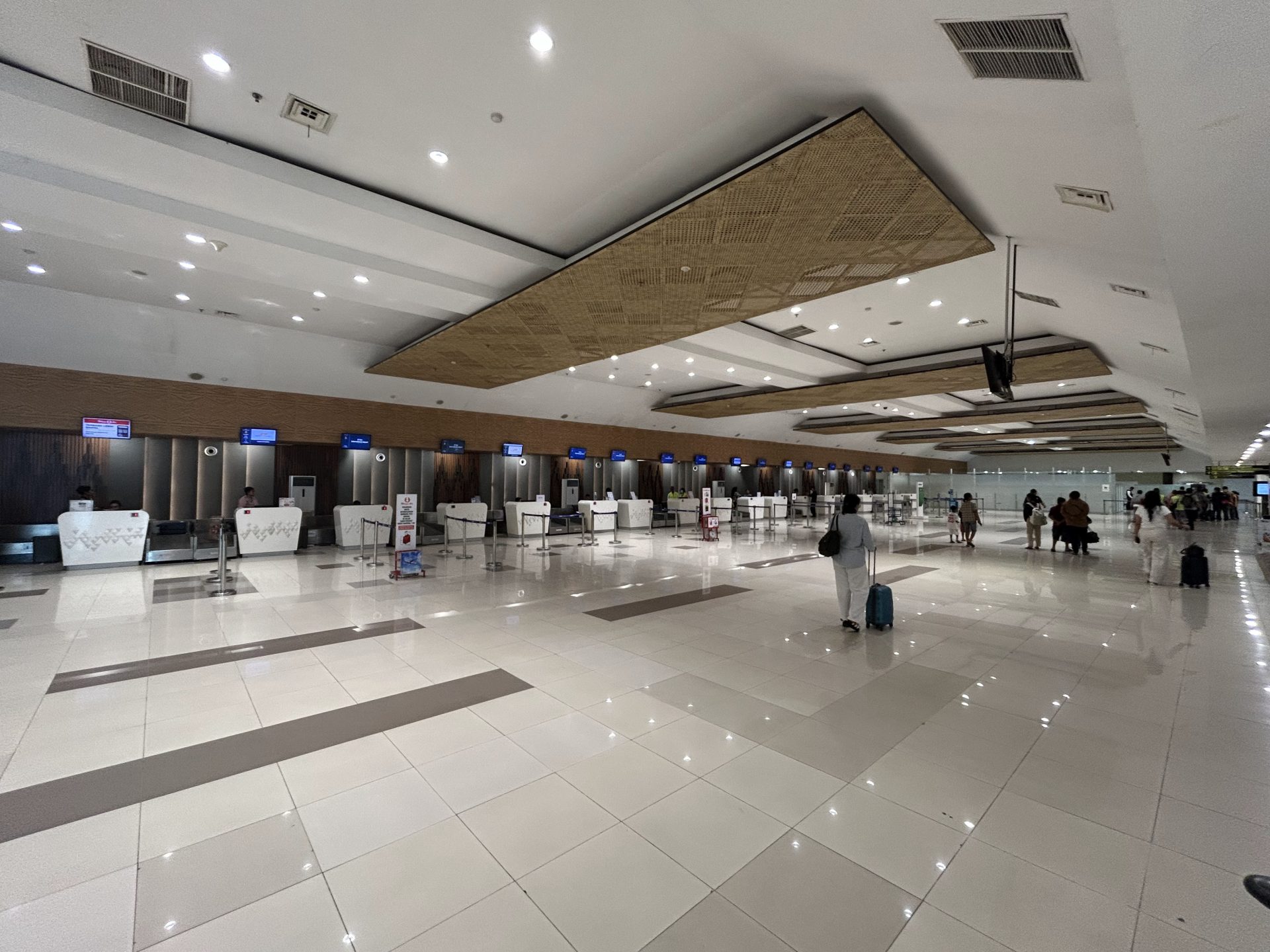 Bandara El Tari — Galeri