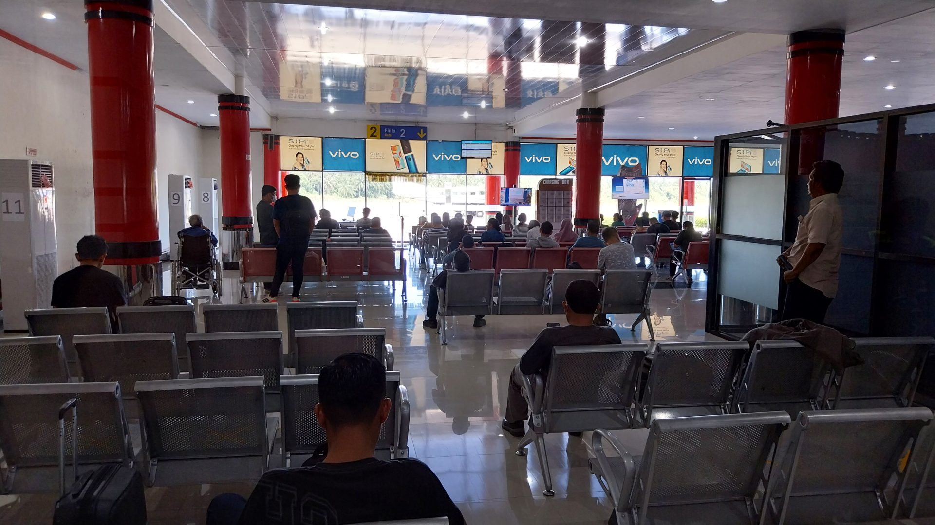 Bandara Binaka — Galeri