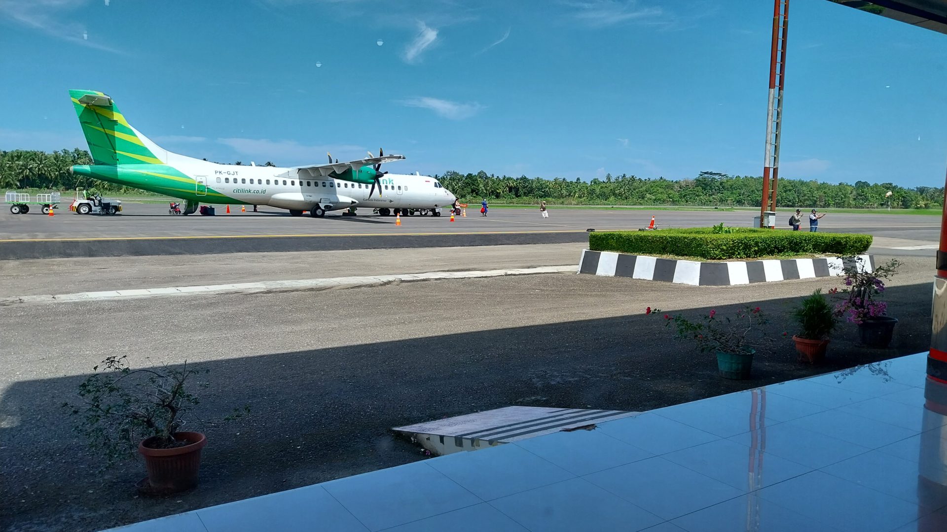 Bandara Binaka — Galeri