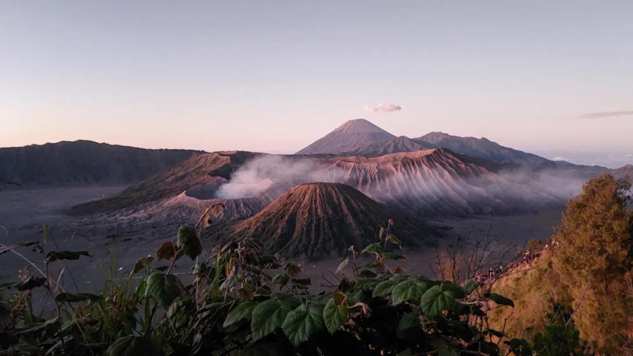 Bali–Ijen–Bromo–Yogyakarta Tour
