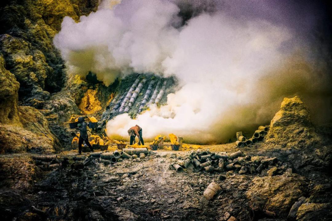 Bali–Ijen–Bromo–Yogyakarta Tour