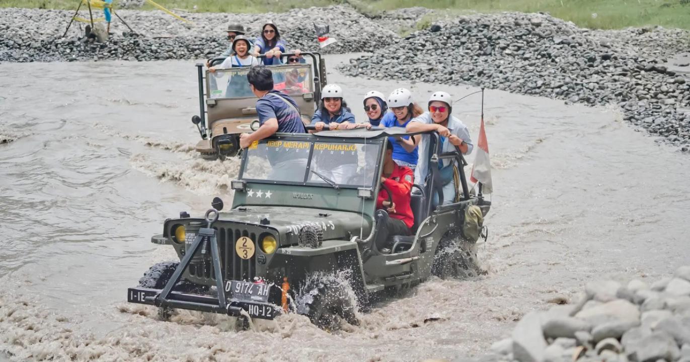 Tur Lava Merapi dengan Jeep Medium